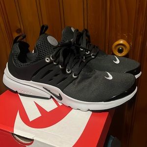 Nike Presto Youth Size 7Y